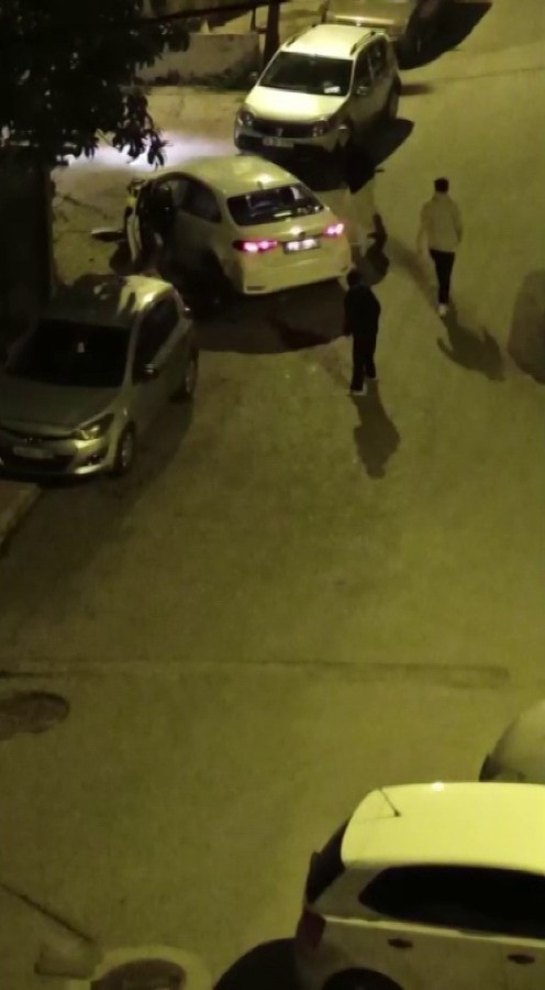 İstanbul'da üç kişi sokak ortasında öldürüldü - Resim : 2