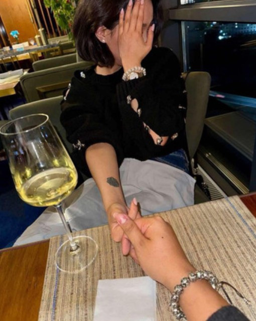 Yeni gelinin lüks merakı, başbakanın sonu oldu - Resim : 1