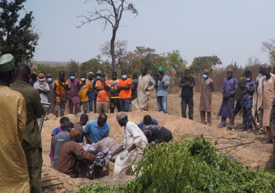 Ülkeyi karıştıran düğün: Bakan Yardımcısı 10 çocuğunu aynı gün evlendirdi - Resim : 2