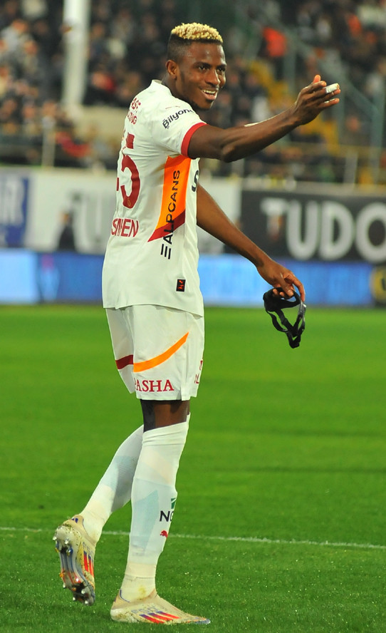 Galatasaray'da Osimhen rötarının nedeni belli oldu - Resim : 1