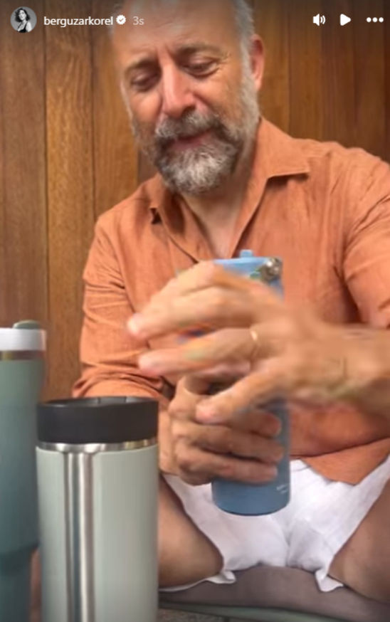 Bergüzar Korel'den Halit Ergenç'e termos göndermesi - Resim : 1