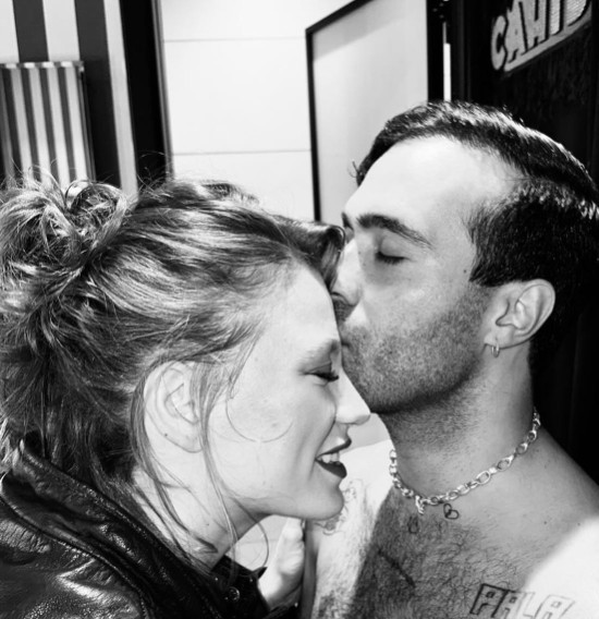 Serenay Sarıkaya yeni yaşını kutladı! Mert Demir'le aşk dolu kutlama - Resim : 3