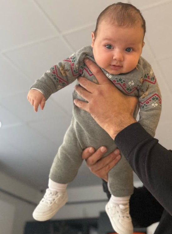 Beste Kökdemir oğlu Kai Güneş’in yüzünü ilk kez gösterdi - Resim : 1