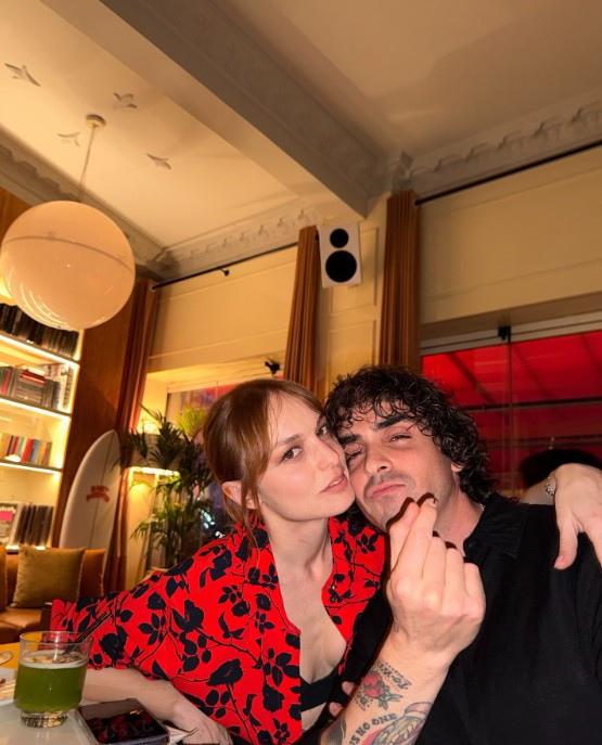 Nilperi Şahinkaya sabaha karşı aşkını haykırdı - Resim : 1