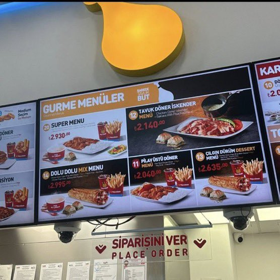 Havalimanında fastfood yemek uçak biletinden pahalı. Cüzdan yakan fiyatlar - Resim : 2