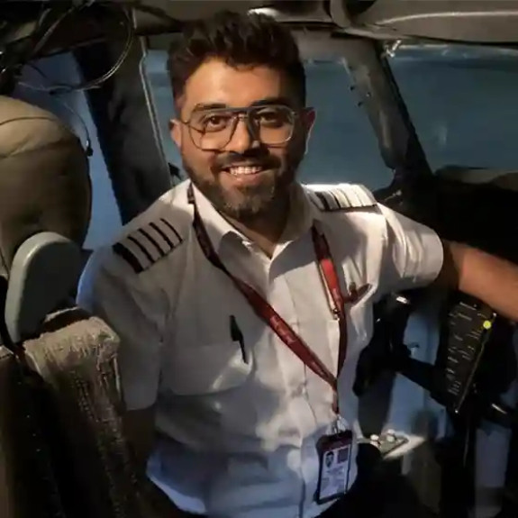 Kaptan pilot Smit Machchhar