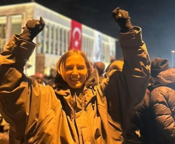 Didem Soydan, İmamoğlu için tepki gösterdi: Saraçhane'ye gitti