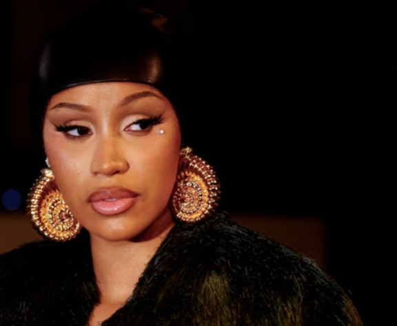 Ünlü rapçi ve bakanlık birbirine girdi