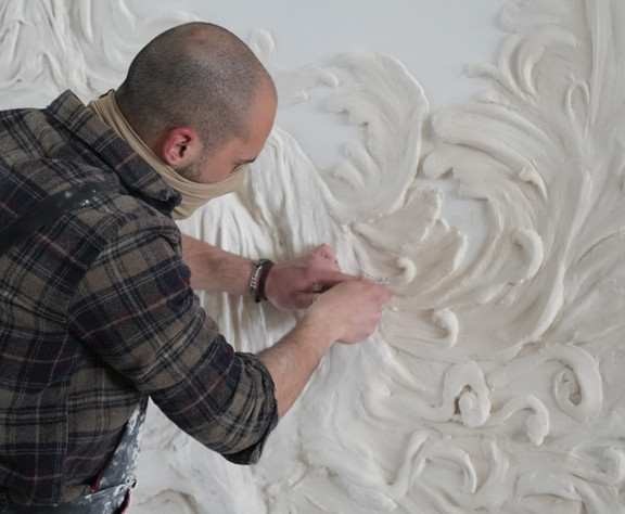 Sanat eserine dönüştürdüğü duvarı gören 'yapay zeka' sanıyor