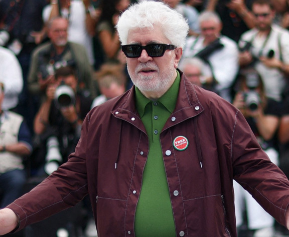 Almodovar'dan sert sözler: Canavar, deli, çılgın