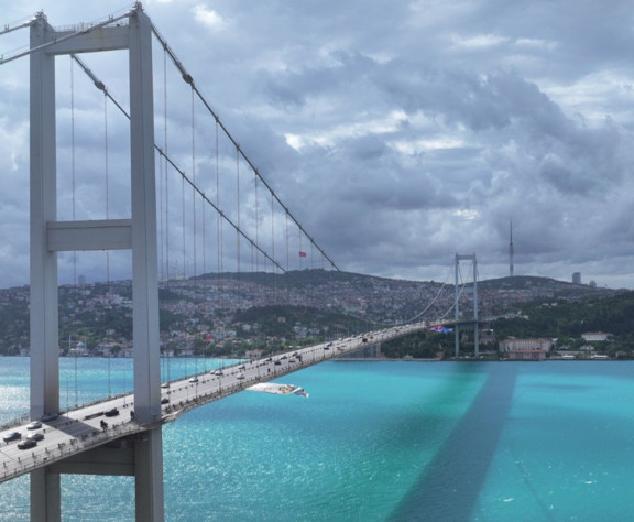 Boğaz’da nefes kesen manzara: Renk değişimi hayran bıraktı