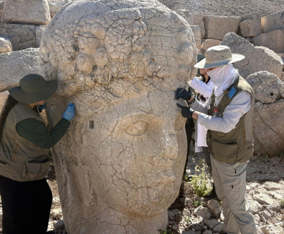 Nemrut Dağı’nın eşsiz heykelleri gelecek kuşaklara böyle taşınacak
