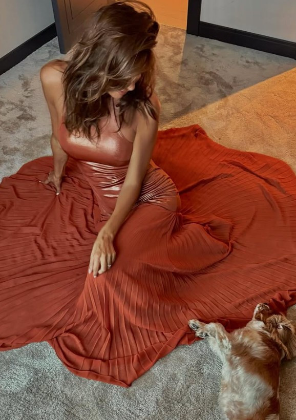 Evlilik teklifi aldığı iddia edilmişti: Güzide Duran'dan tek taşlı poz - Resim : 1