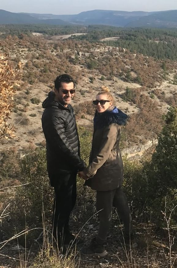 Sinem Kobal'dan Kenan İmirzalıoğlu'na: İyi ki doğdun sevgilim - Resim : 1