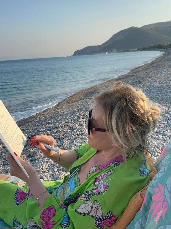 Emel Sayın sosyal medyadan duyurdu: Hazırlıklar başladı - Resim : 1