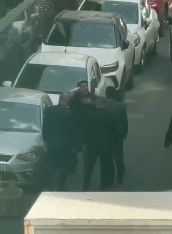Holdingin önündeki ölüme 6 gözaltı - Resim : 1