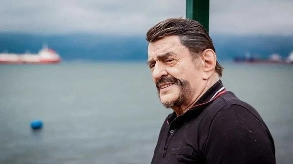 Alpay’ın cenazesi hayat arkadaşı ve resmi eşi arasında kriz yarattı - Resim : 1