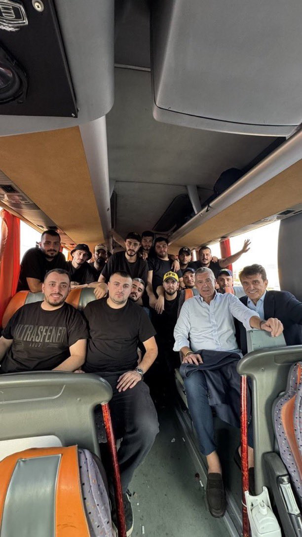 Ali Koç'tan ilginç hamle: Deplasman otobüsüne bindi! - Resim : 3