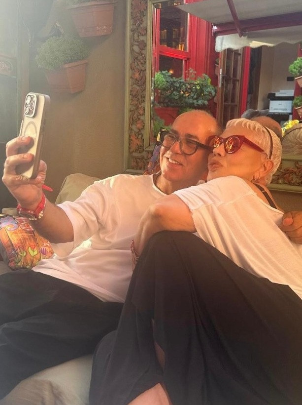 Ferzan Özpetek ile Sezen Aksu buluştu: Fotoğraf paylaştılar - Resim : 1