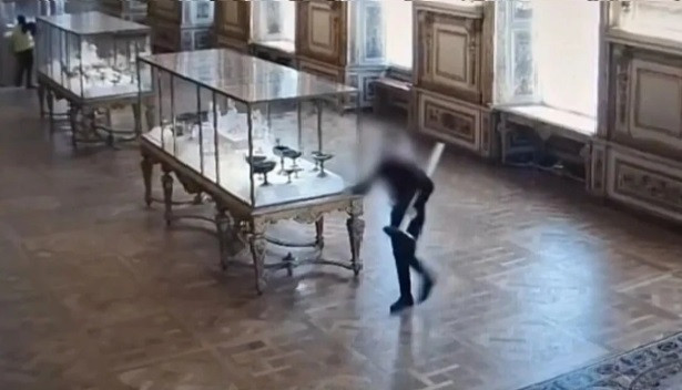 Dünyayı sarsan soygun, hırsızları tatmin etmemiş: 'Daha fazlasını alabilirdik' - Resim : 1