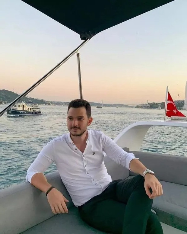 Aliye dizisinde Halit Ergenç ve Nejat İşler'le aynı dizideydi! Küçük Arda'nın şimdiki mesleği bakın ne? - Resim : 3
