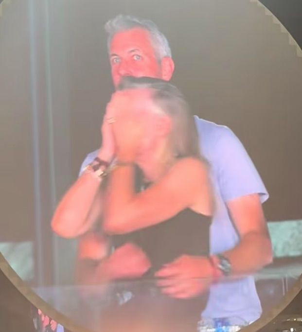 Coldplay konserinde ifşa olan çiftin ne dediği ortaya çıktı - Resim: 2