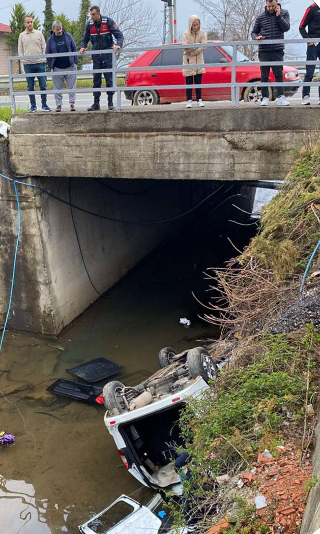 Bayramın son günü katliam gibi kaza: 3 ölü - Resim : 1
