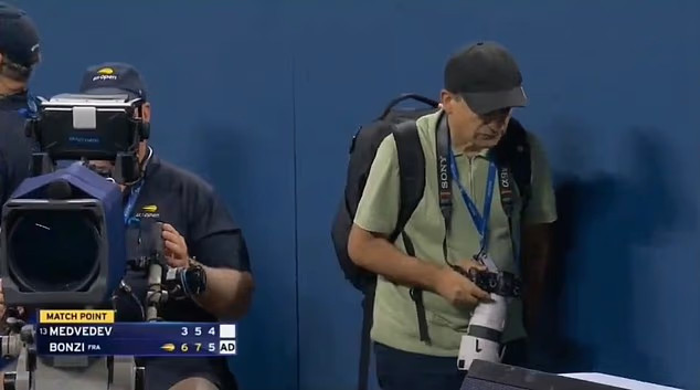 Türk fotoğrafçı ABD'yi karıştırdı: Akreditasyonu iptal edildi - Resim : 2