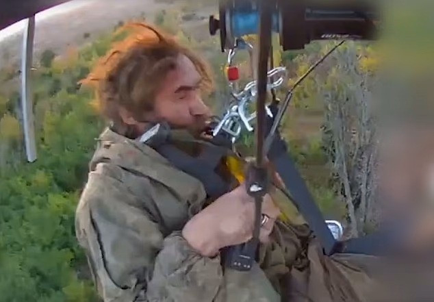 Esir askeri drone ile kurtardılar. Ukraynalı asker hayatta kalabilmek için iki bacağını kesmişti - Resim : 3