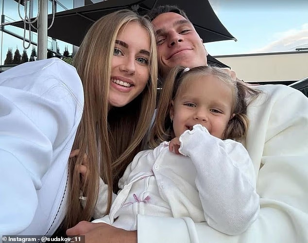 Yıldız futbolcunun evine drone saldırısı: Ailesi ölümden döndü - Resim : 2