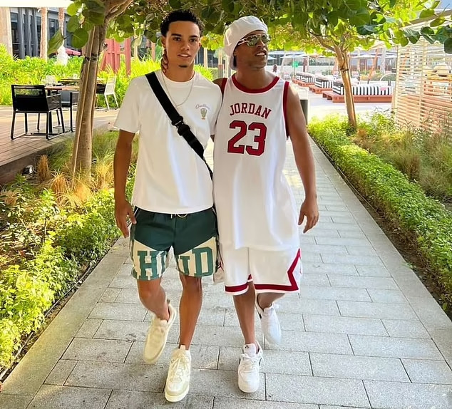 Acun Ilıcalı'dan tarihi transfer: Ronaldinho bombası - Resim : 1