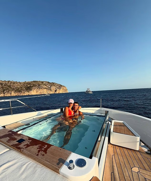 Cristiano Ronaldo evlilik teklifini abarttı: Dudak uçuklatan harcama - Resim : 5