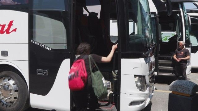 Otogarda bayram hareketliliği: 'Çok istediğimiz gibi bir yoğunluk olmadı' - Resim: 6