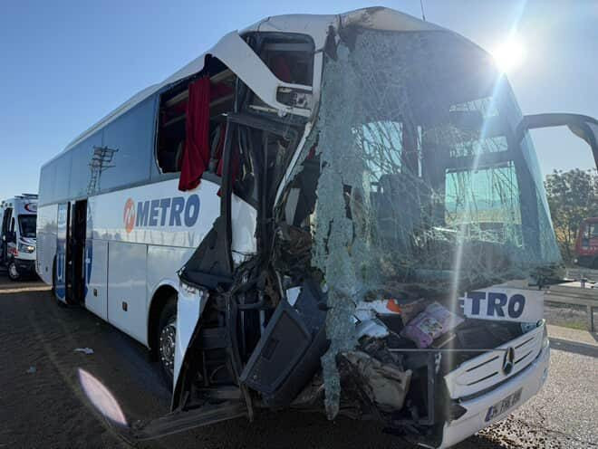 Yine yolcu otobüsü kazası: Çok sayıda yaralı var - Resim : 1