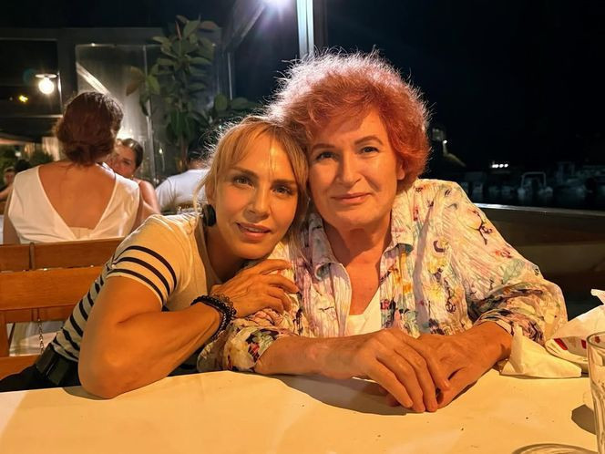 Selda Bağcan’dan filtreli poz: Görenler tanımakta zorlandı - Resim : 1