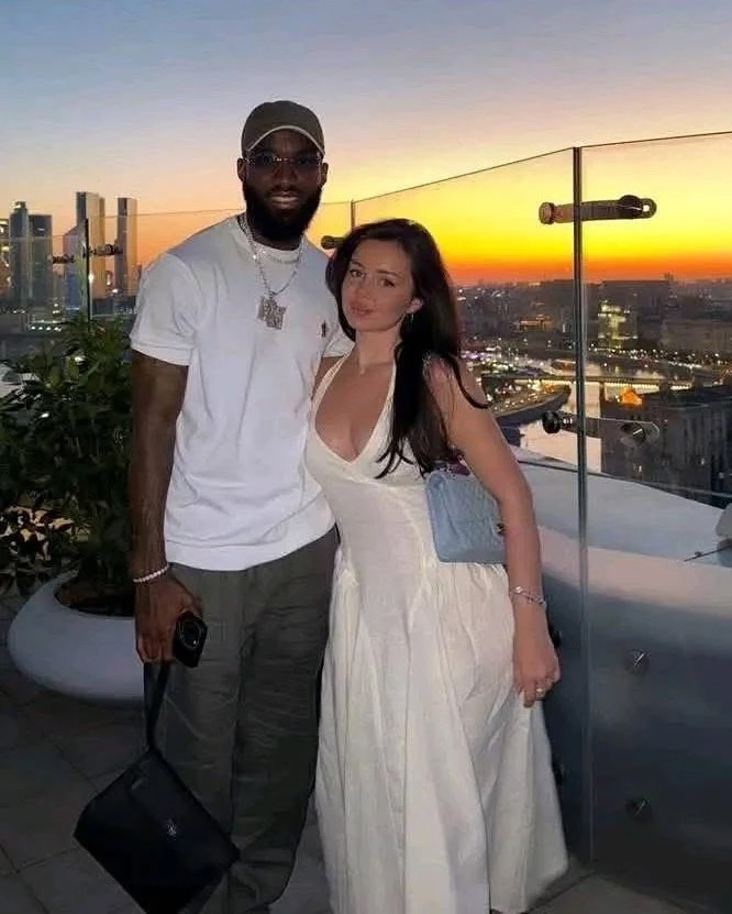 Milli futbolcu sevgilisini aldatırken yakalandı: İhanete suçüstü! - Resim : 1