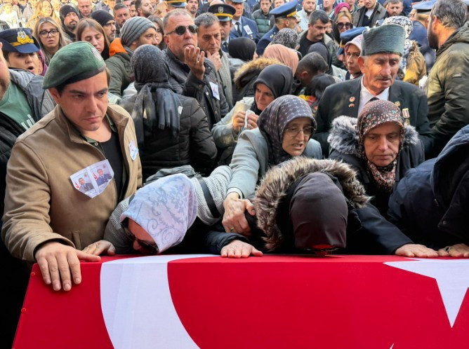 Türkiye’nin 20 evladı için gözyaşı sel oldu - Resim : 21