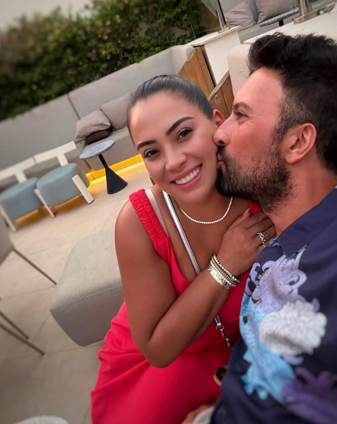 Tarkan’dan eşi Pınar Tevetoğlu’na romantik kutlama - Resim : 1
