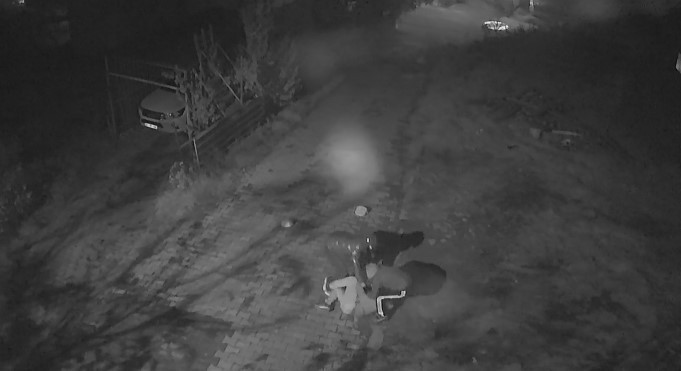 Gebze’de yaşlı adama dehşet: 8 milyonluk altın dolu çantayı gasp edip kaçtılar - Resim : 1