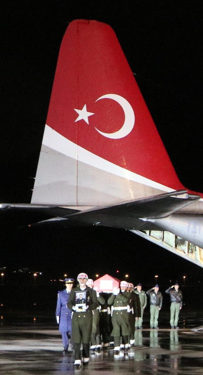 Şehit Nurettin Tokyürek'in naaşı Erzurum'a getirildi - Resim: 5