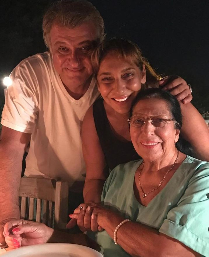 Ünlüler annelerini unutmadı: İşte o duygusal paylaşımlar - Resim: 9