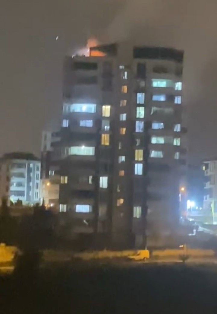Sefo’nun aile evinde yangın çıktı - Resim: 7