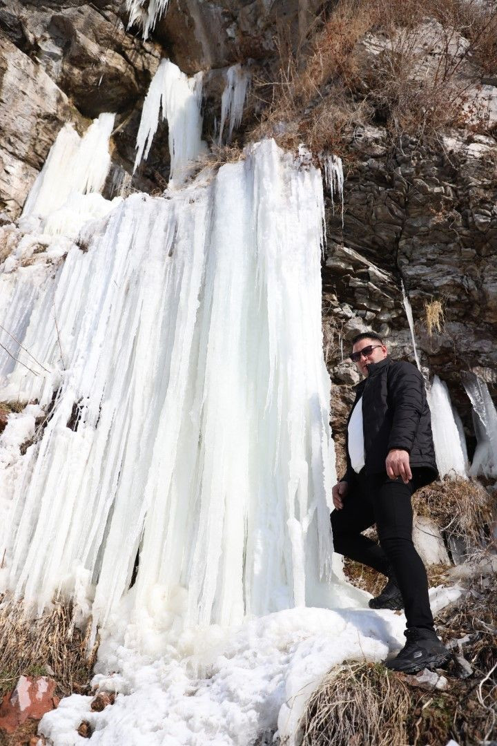 Ardahan'da hava buz kesti, şelale dondu - Resim: 5