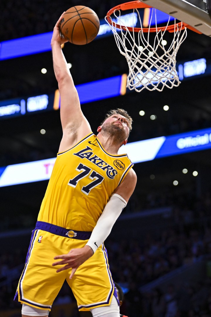 Doncic, Alperen'siz Houston'ı dağıttı: Geceye damga vurdu - Resim : 1