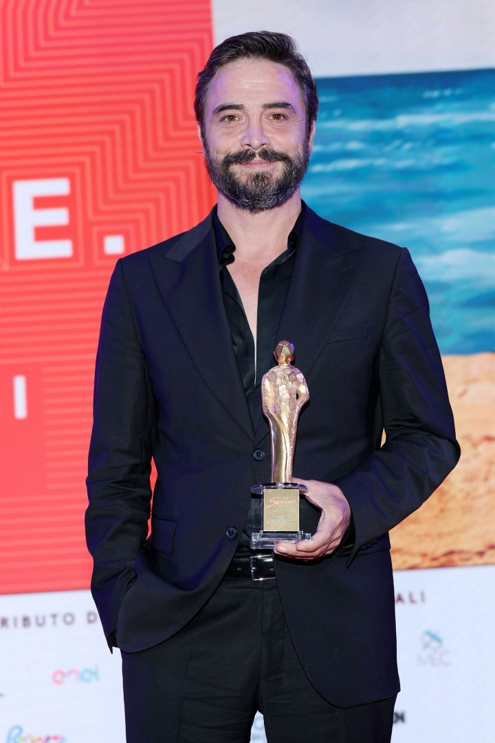 Ahmet Kural "Gassal" dizisindeki rolüyle İtalya'da "En İyi Erkek Oyuncu Ödülü"nü kazandı - Resim : 1