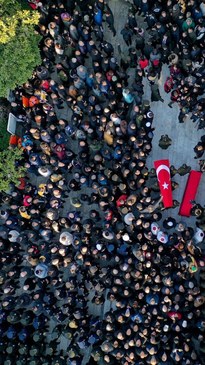 Şehit binbaşının cenazesinde acı detay - Resim: 7