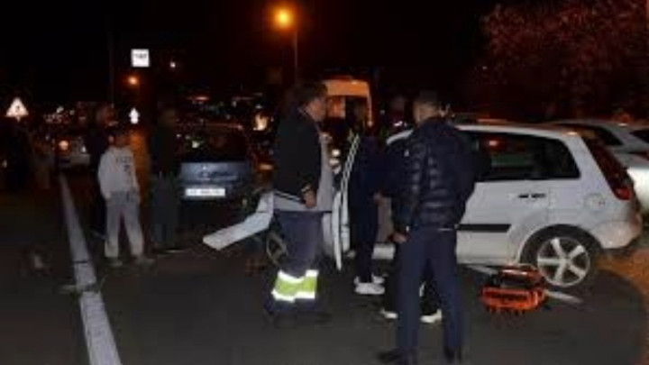 4 araç birbirine girdi