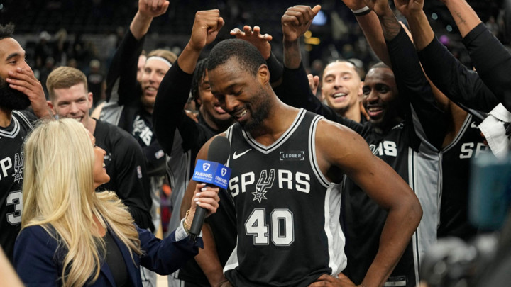 Harrison Barnes ve De'Aaron Fox, Grizzlies'i dağıttı
