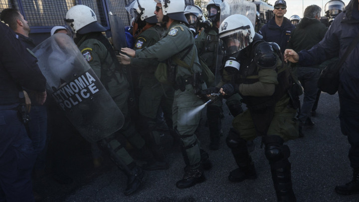 Komşuda taksiciler gaza boğuldu