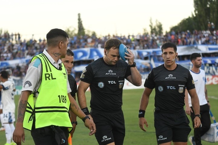 Futbolda kara gece! Yan hakeme demir sopalı saldırı: Hastanelik oldu - Resim : 3